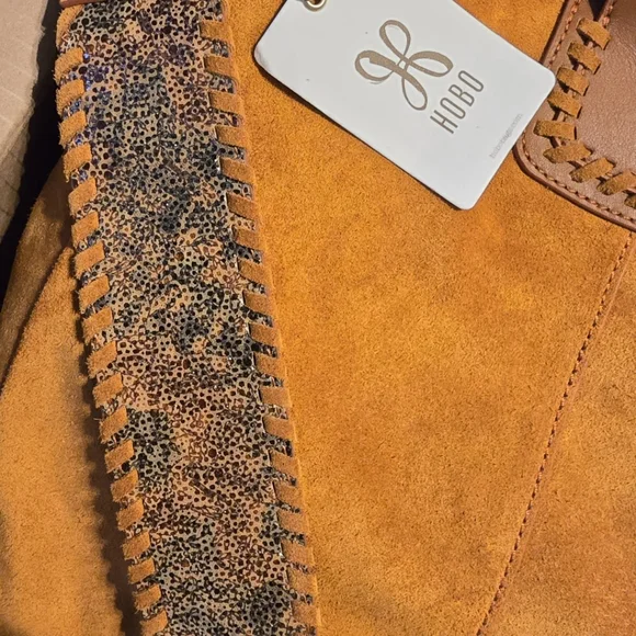 NEW WITH TAG Hobo Bag Sheila Large Sachel In Tan Suede Leather With Gutar Strap - Picture 9 of 10